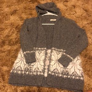 Gray and white hooded Abercrombie kids cardigan